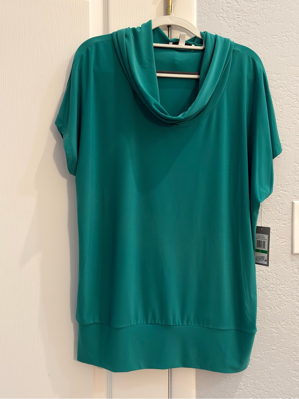 Green Cowl Neck Short Sleeve Chais New York Top.  NWT Large